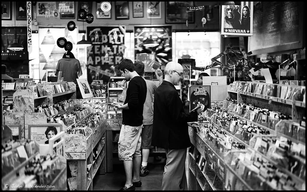 Vinyl Sales Just Crossed $1 Billion for the First Time in 42 Years