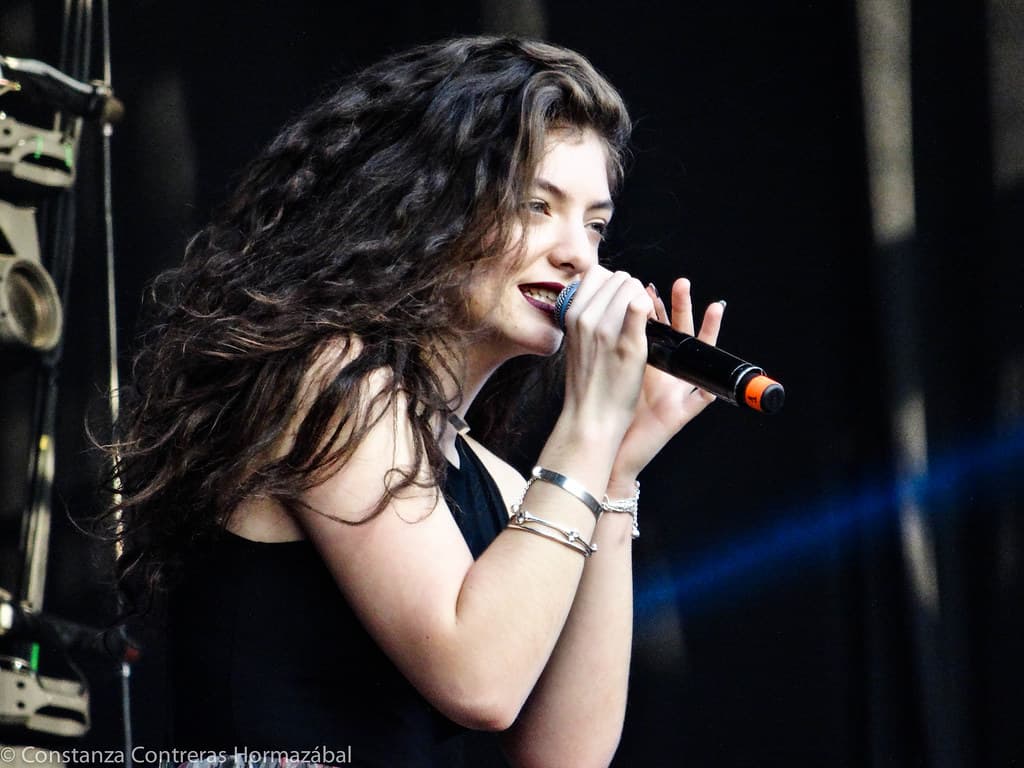 Lorde Goes Independent After 17 Years With Universal Music Group